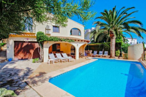 Отель Sola - pretty holiday property with garden and private pool in Benissa  Бенисса